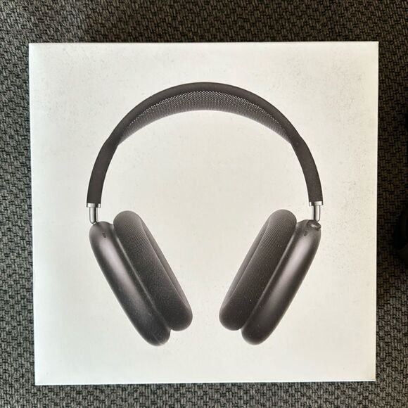 AirPod max black new - Picture 3 of 7